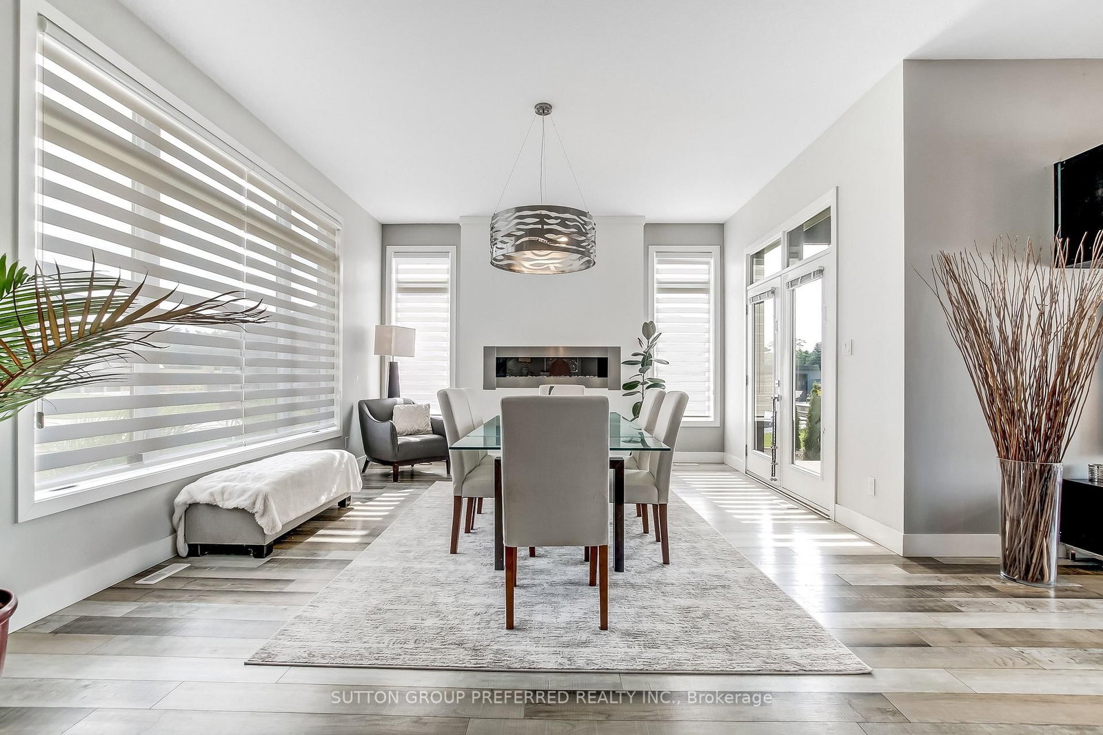12 Grogast Court • Adelaide Metcalfe, ON photo 6