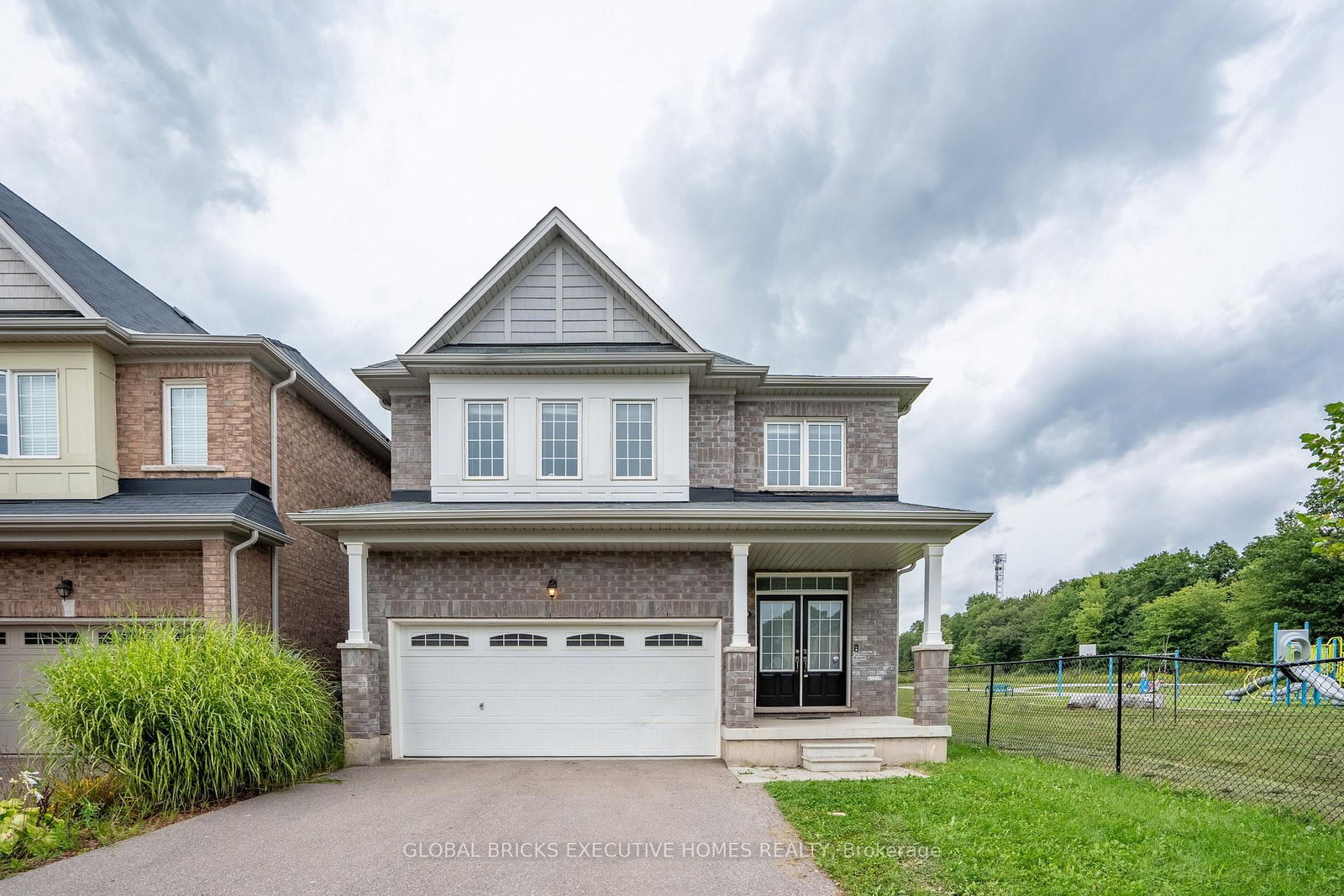 7873 Hackberry Trail • Niagara Falls, ON photo 2