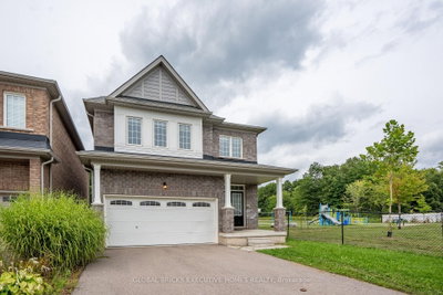 7873 Hackberry Trail • Niagara Falls, ON photo 3