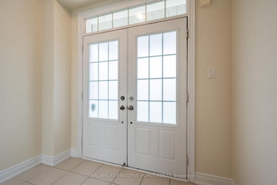 7873 Hackberry Trail • Niagara Falls, ON photo 5