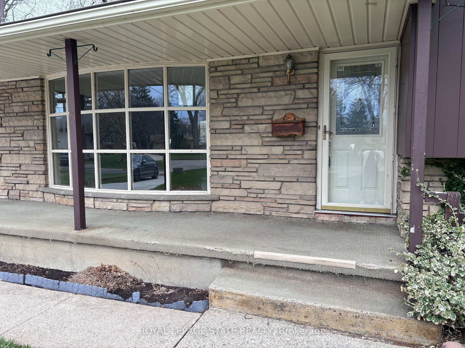 4 Beechwood Court • St. Catharines, ON photo 5