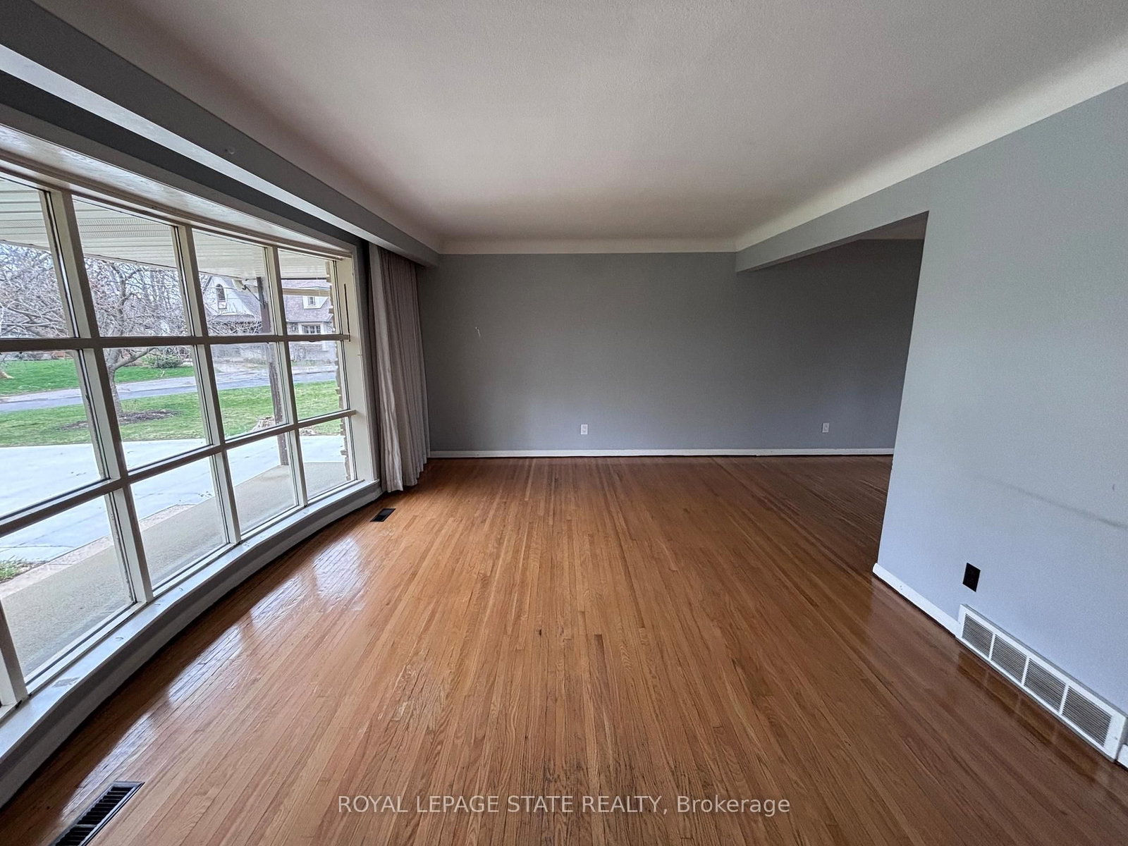 4 Beechwood Court • St. Catharines, ON photo 9