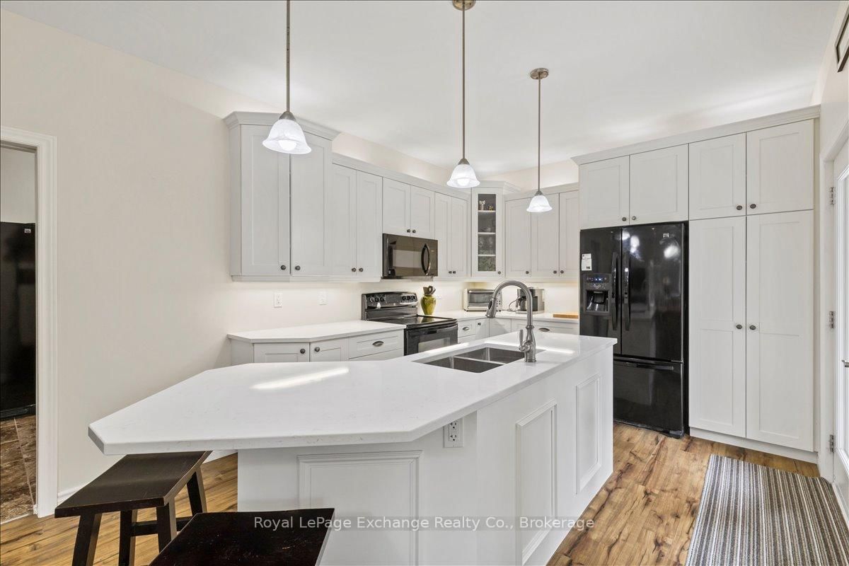 14 Kuehner Street • Kincardine, ON photo 8