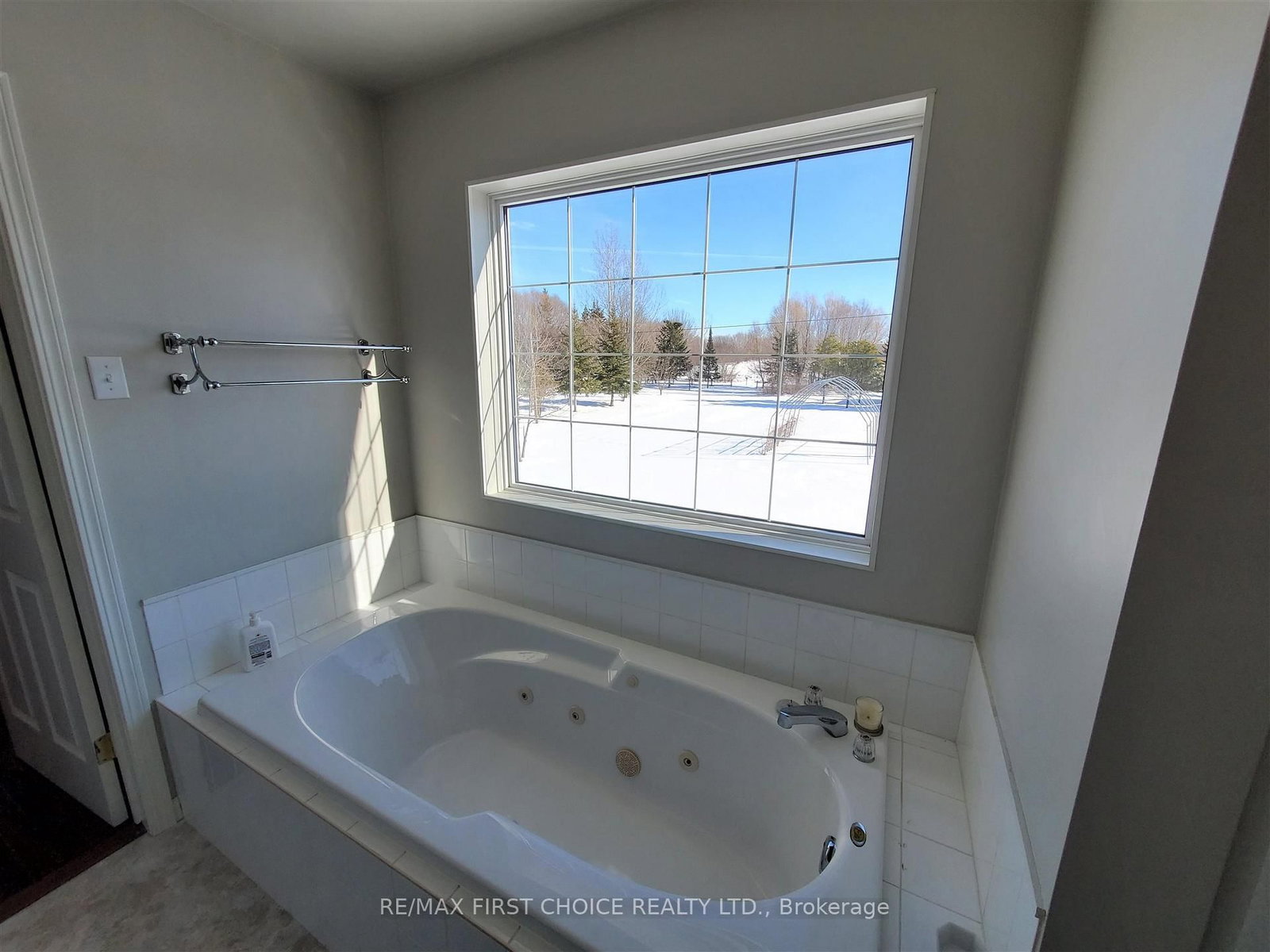 100 Queen Street • Chapple, ON photo 16