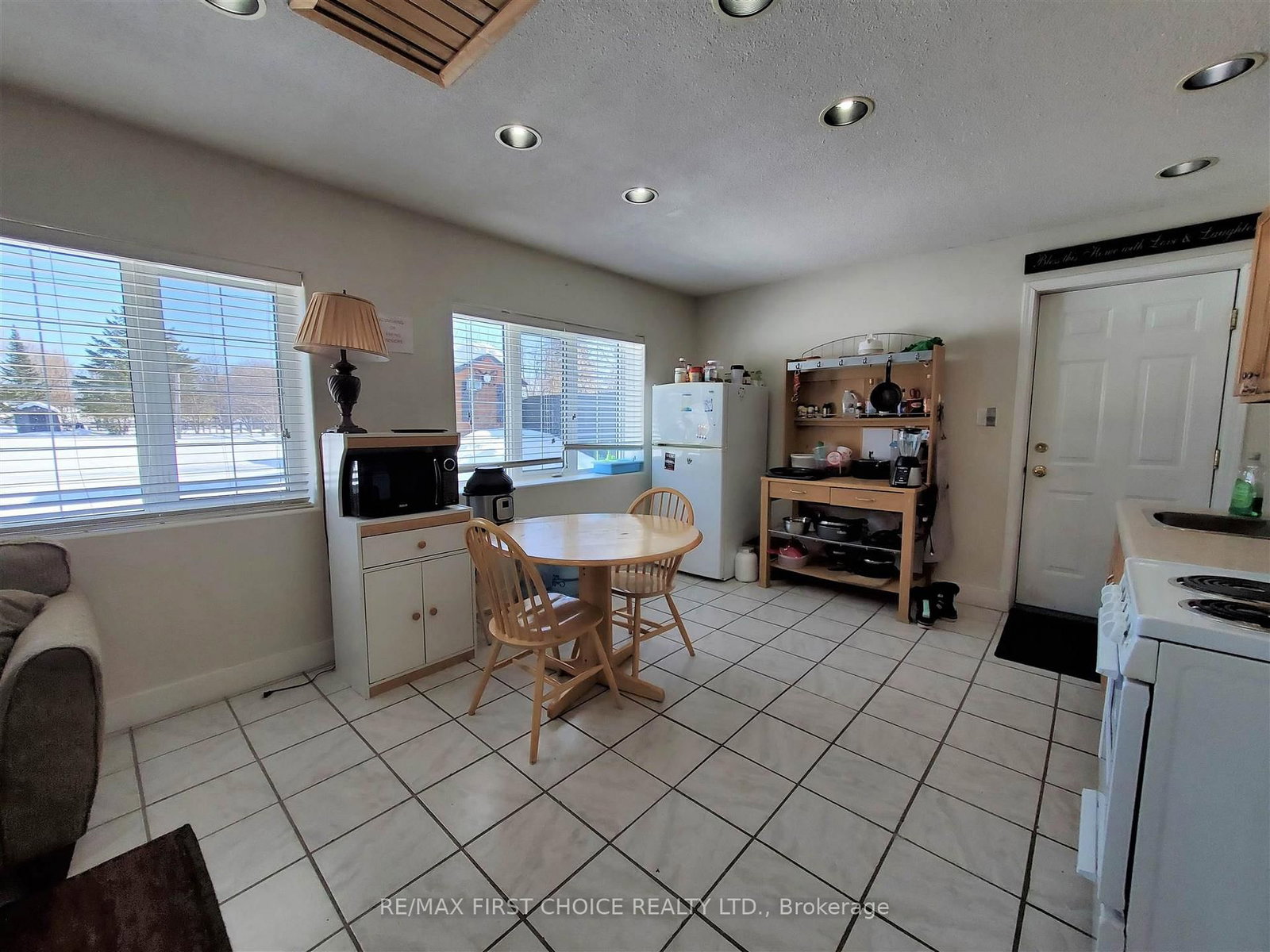 100 Queen Street • Chapple, ON photo 32