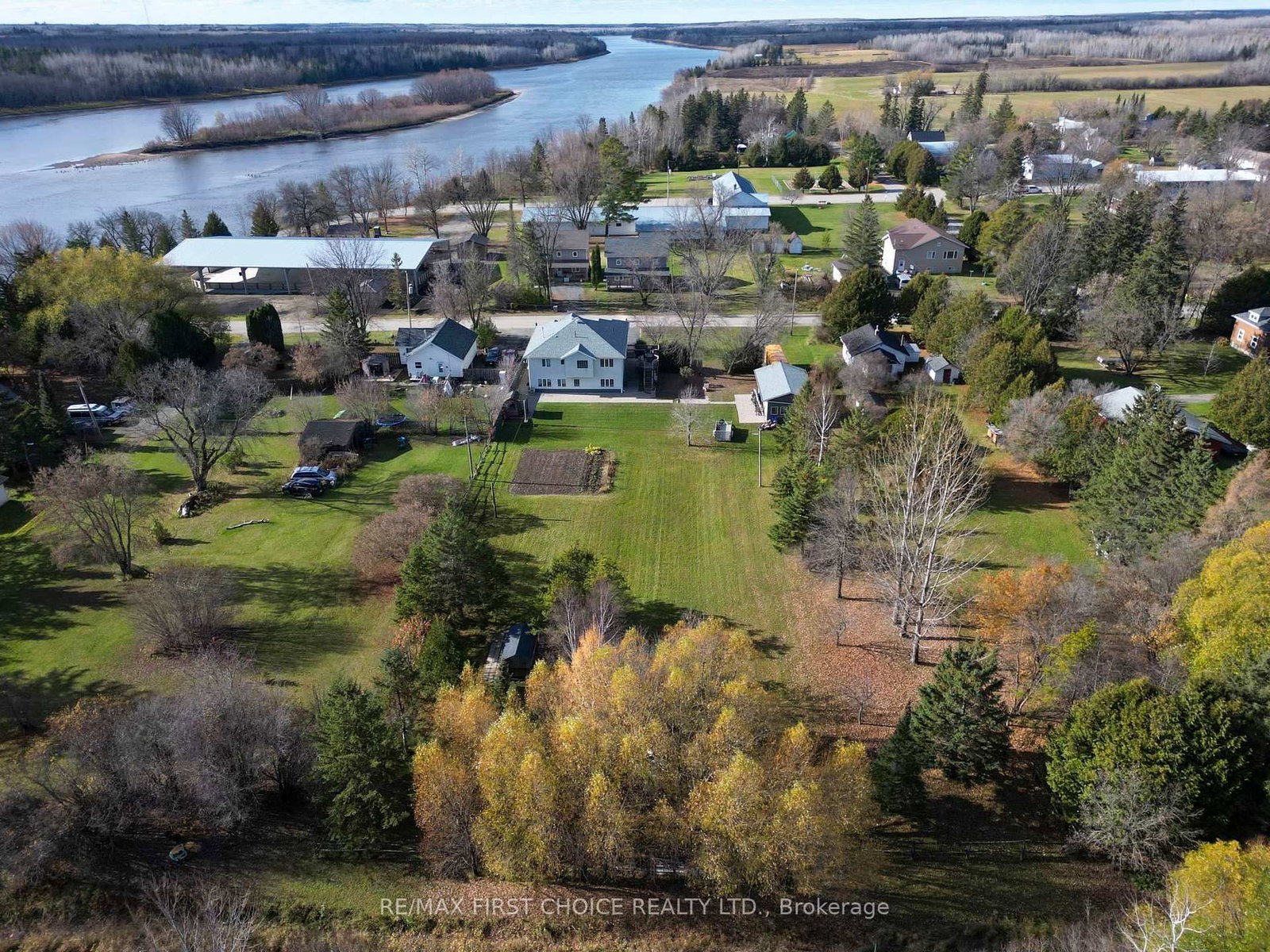 100 Queen Street • Chapple, ON photo 41