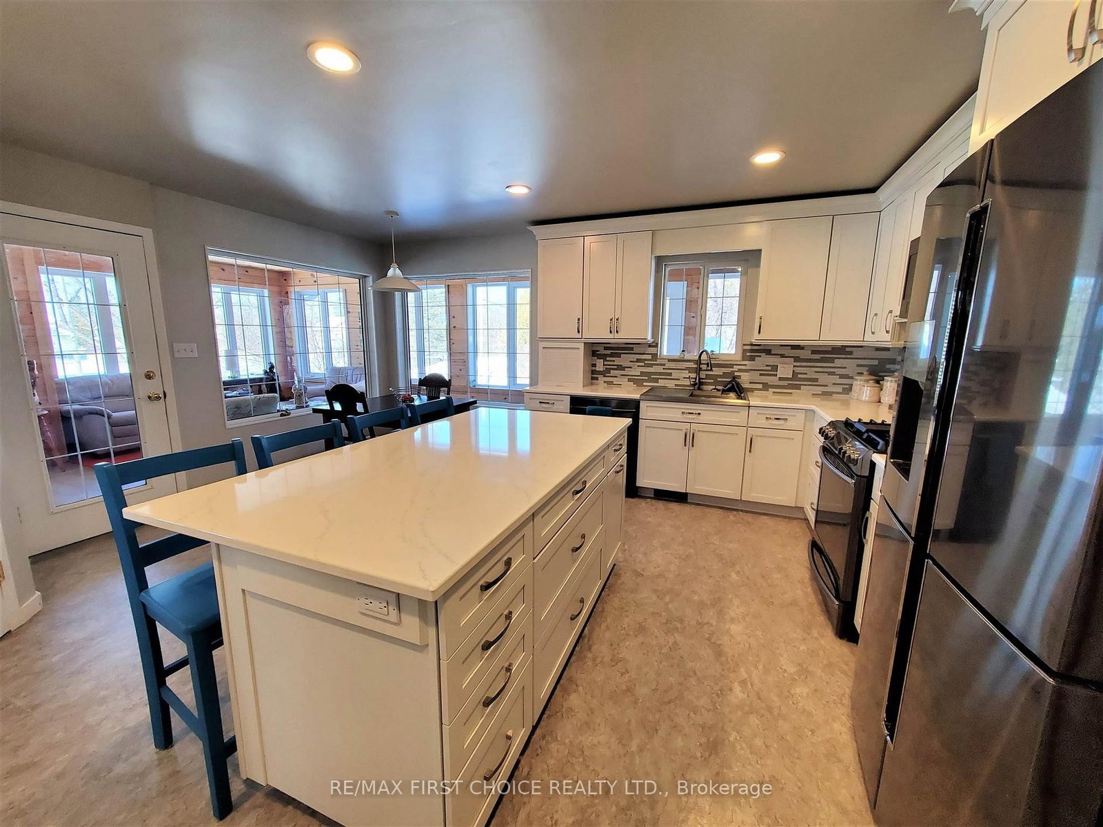 100 Queen Street • Chapple, ON photo 5