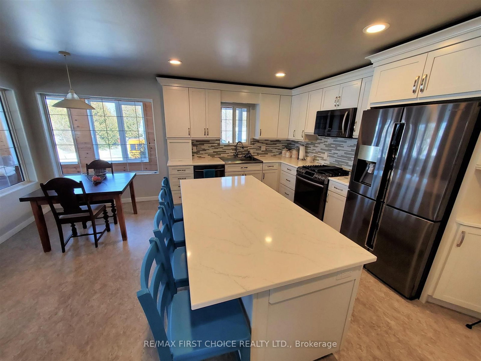 100 Queen Street • Chapple, ON photo 6