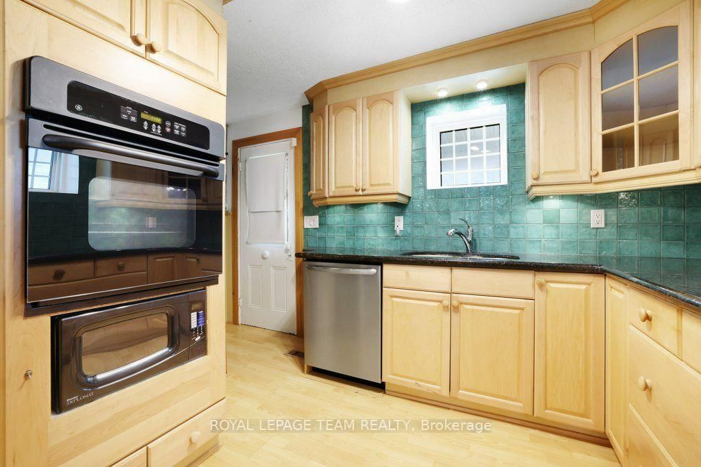 254 Blakeney Road • Almonte, ON photo 17