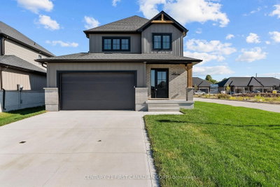 Detached House for sale at 34 Postma Crescent, North Middlesex, Ontario, N0M 1A0 - Ailsa Craig - MLS: X13728990
