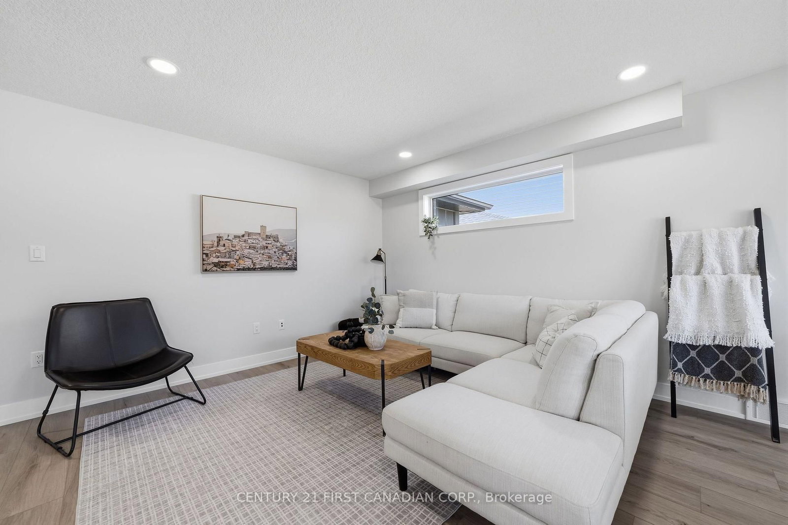 34 Postma Crescent • North Middlesex, ON photo 11