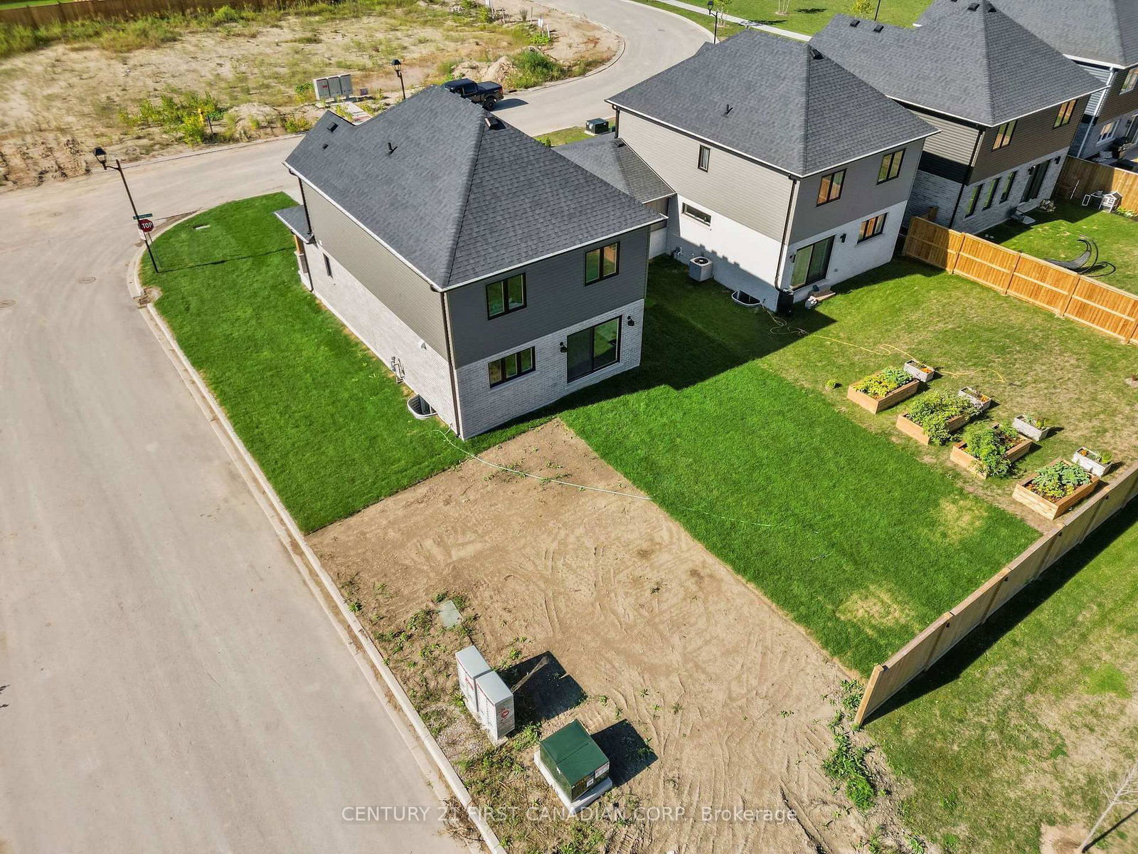 34 Postma Crescent • North Middlesex, ON photo 33