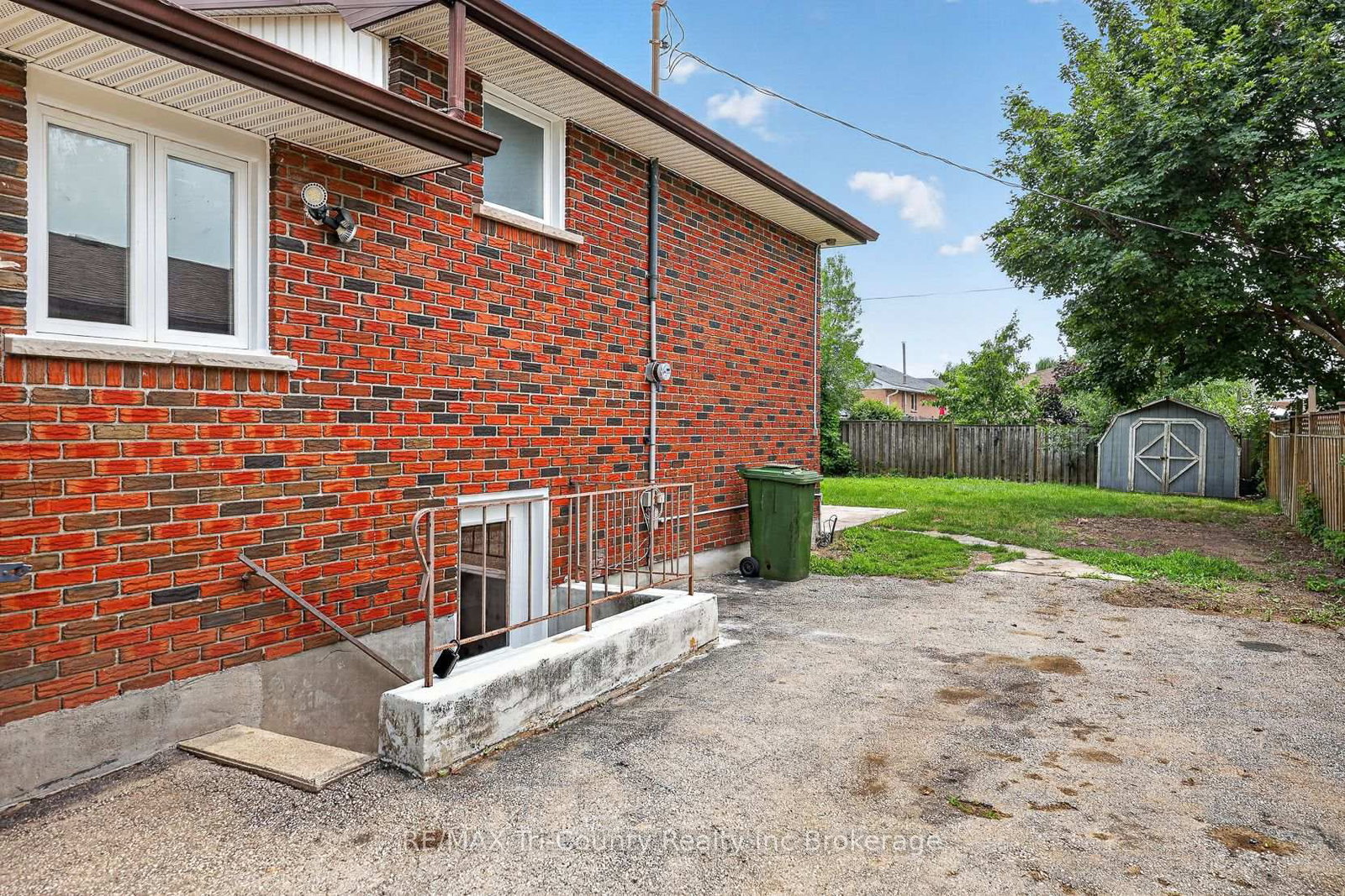 61 Airey Avenue • St. Thomas, ON photo 4