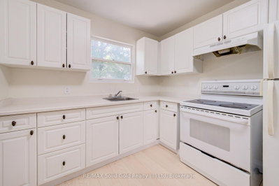 150 Westcourt Place • Waterloo, ON photo 6