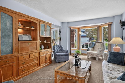948 Smithside Court • Peterborough, ON photo 4