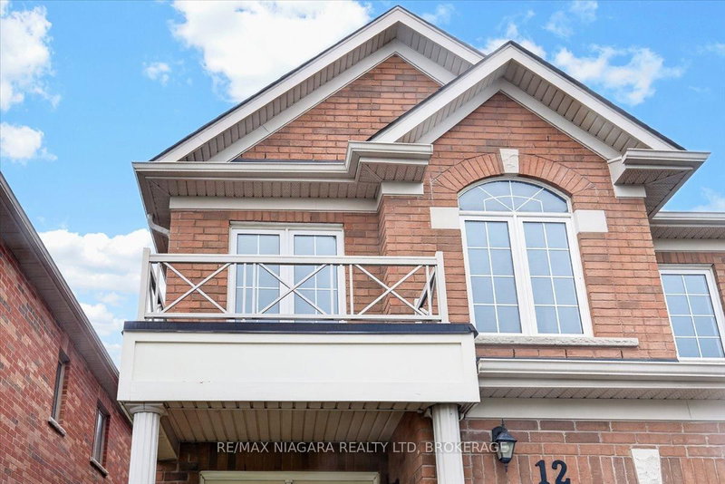 12 Fred Fisher Crescent