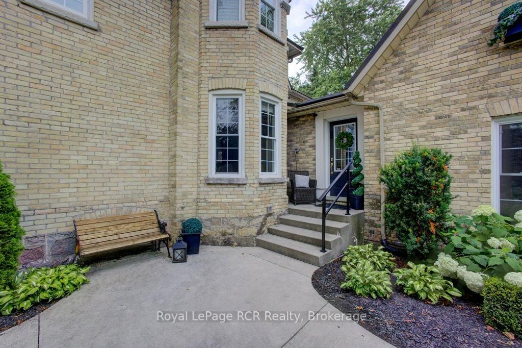 116 Walton Street • Wellington North, ON photo 3