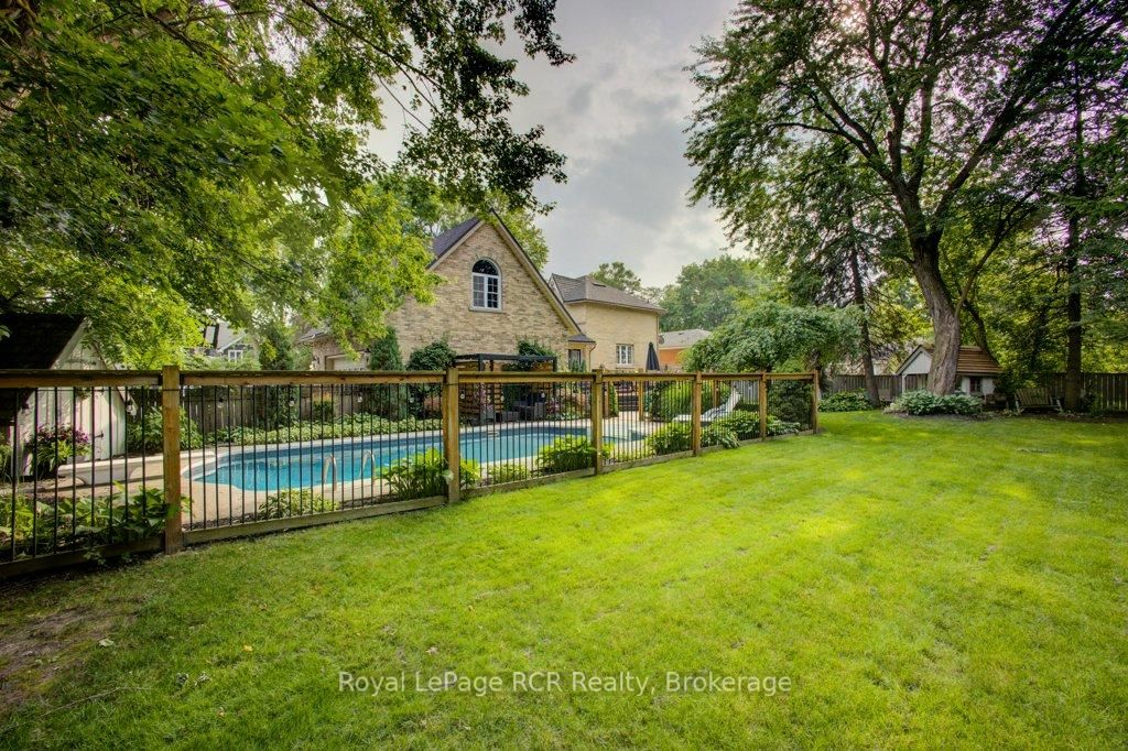 116 Walton Street • Wellington North, ON photo 32