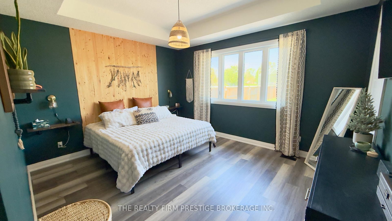 213 Leitch Street • Dutton/Dunwich, ON photo 12