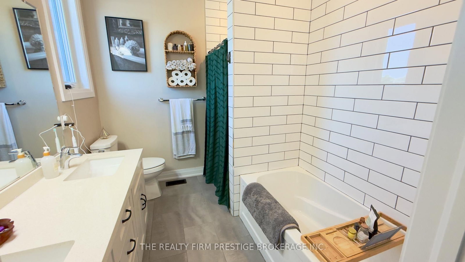 213 Leitch Street • Dutton/Dunwich, ON photo 13