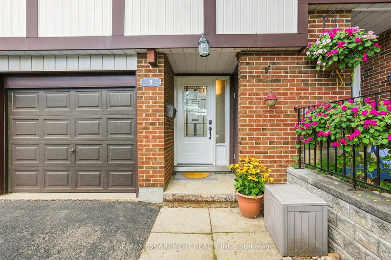 33 - 3 Burdock Lane