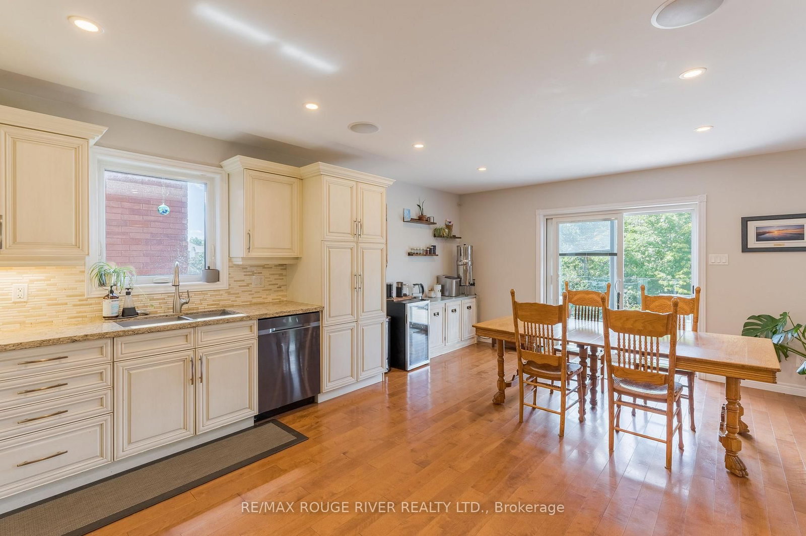 969 Avery Avenue • Peterborough, ON photo 4