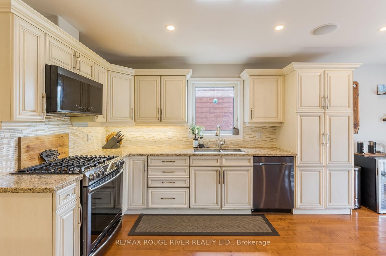 969 Avery Avenue • Peterborough, ON photo 5