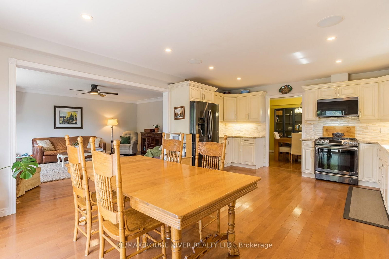969 Avery Avenue • Peterborough, ON photo 8