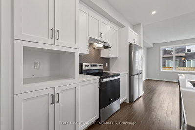 689 Taliesin Crescent E • Ottawa, ON photo 9