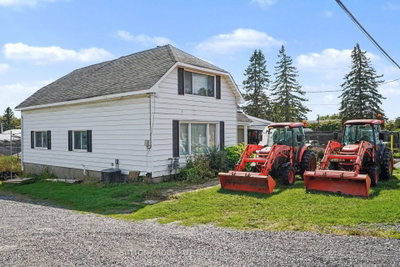 2832 Innes Road • Ottawa, ON photo 9