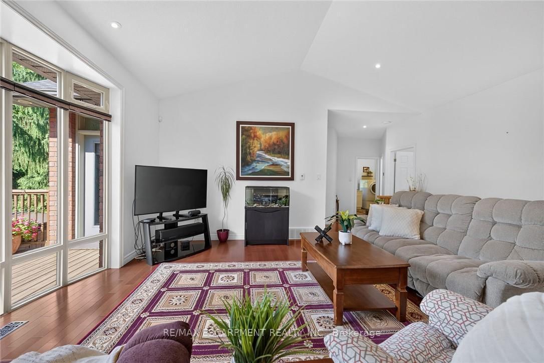 36 Coastal Court • Norfolk, ON photo 8