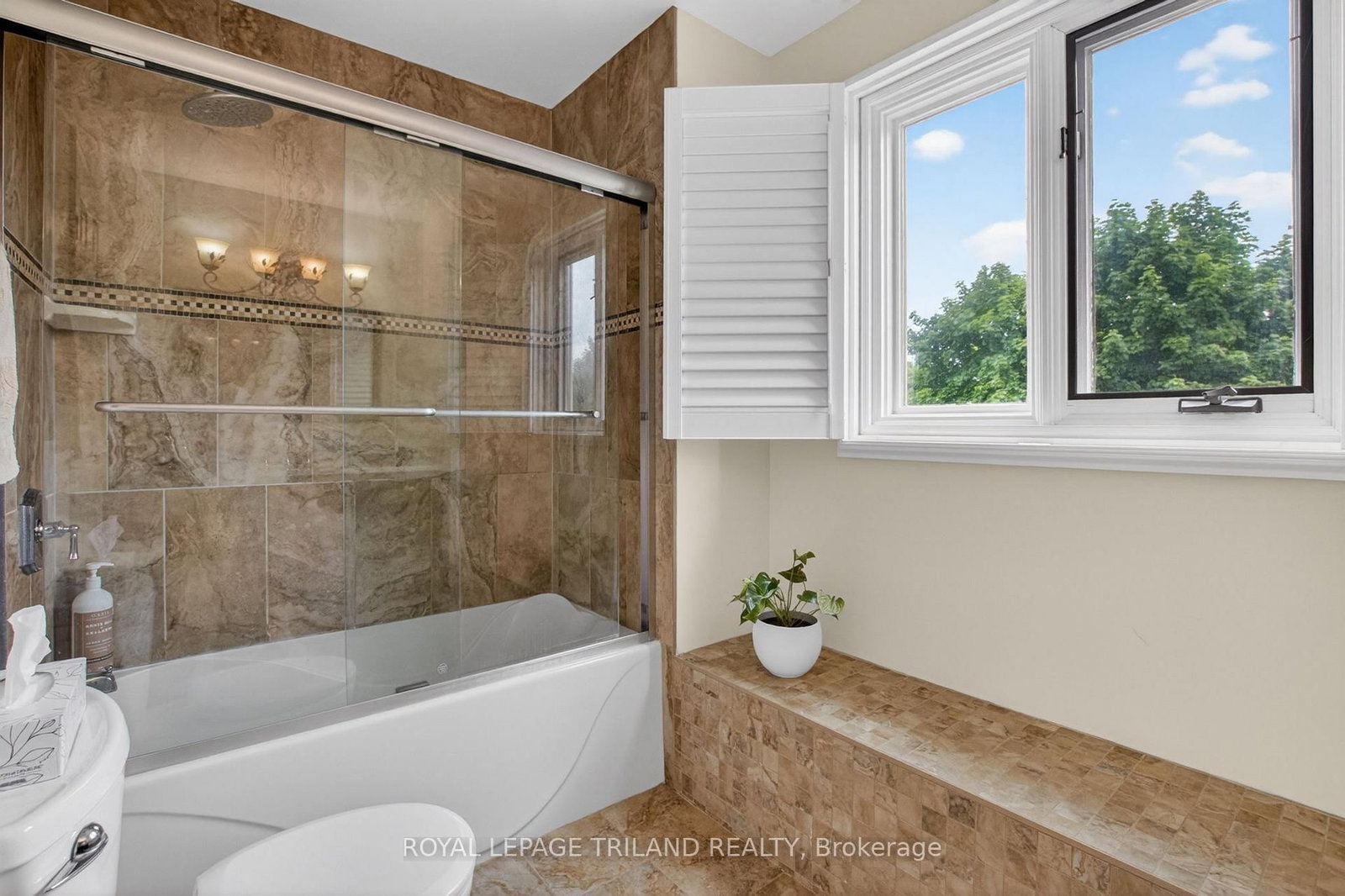 46 Garden Walk • London South, ON photo 24