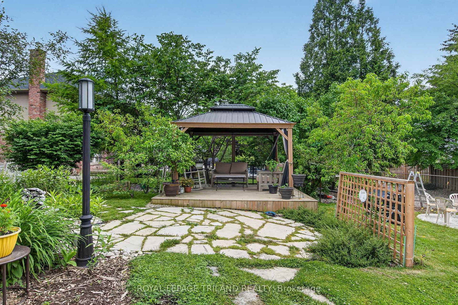 46 Garden Walk • London South, ON photo 38