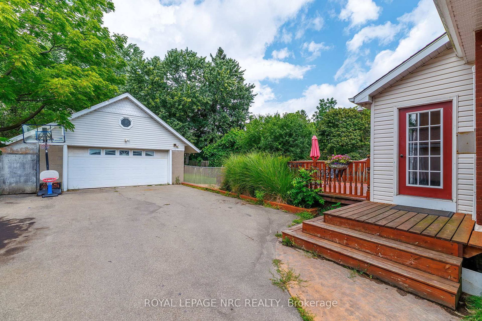 44 Phipps Street • Fort Erie, ON photo 4
