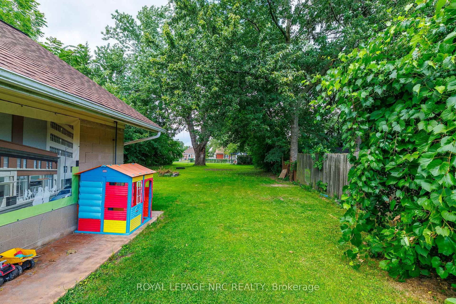 44 Phipps Street • Fort Erie, ON photo 8
