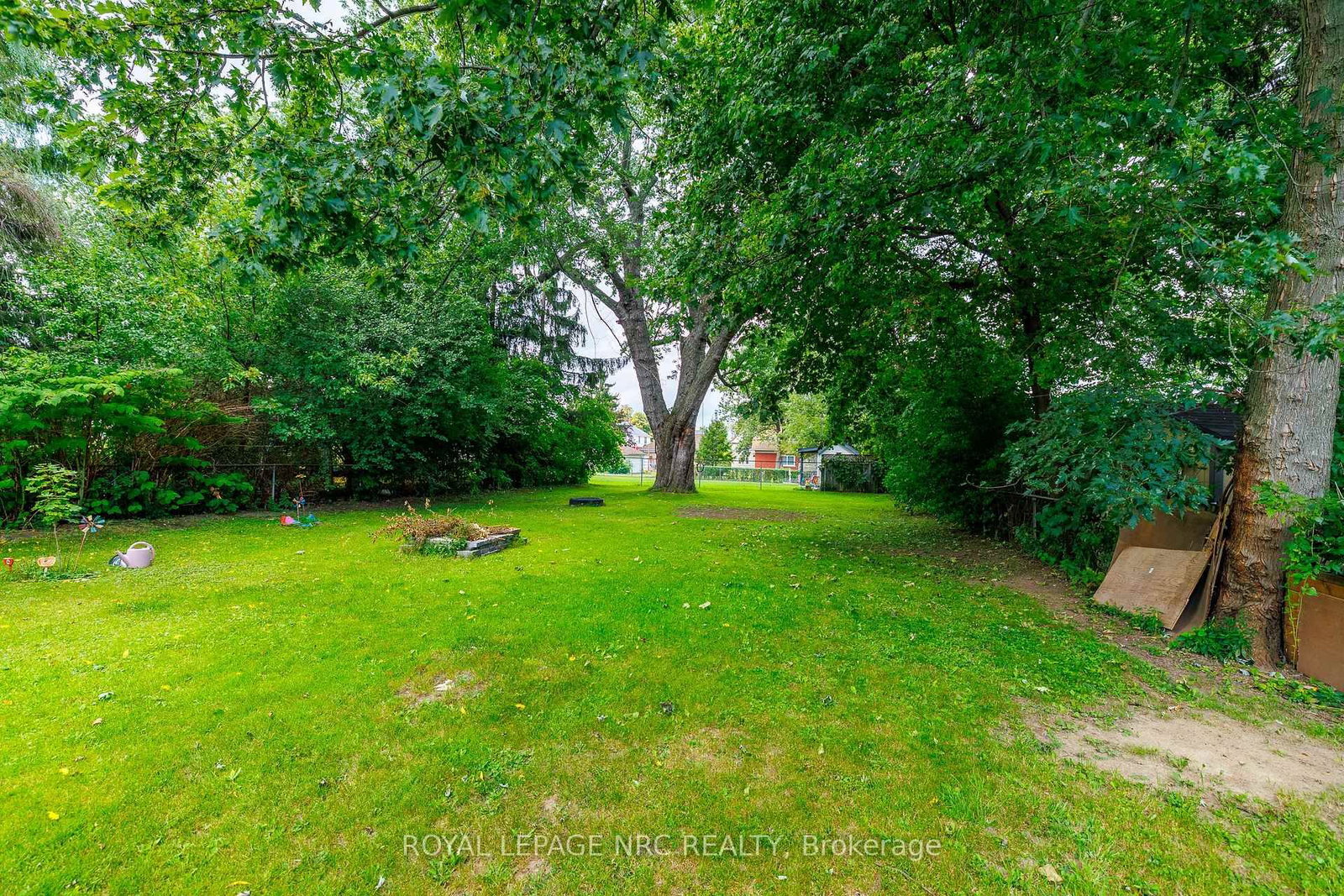 44 Phipps Street • Fort Erie, ON photo 9