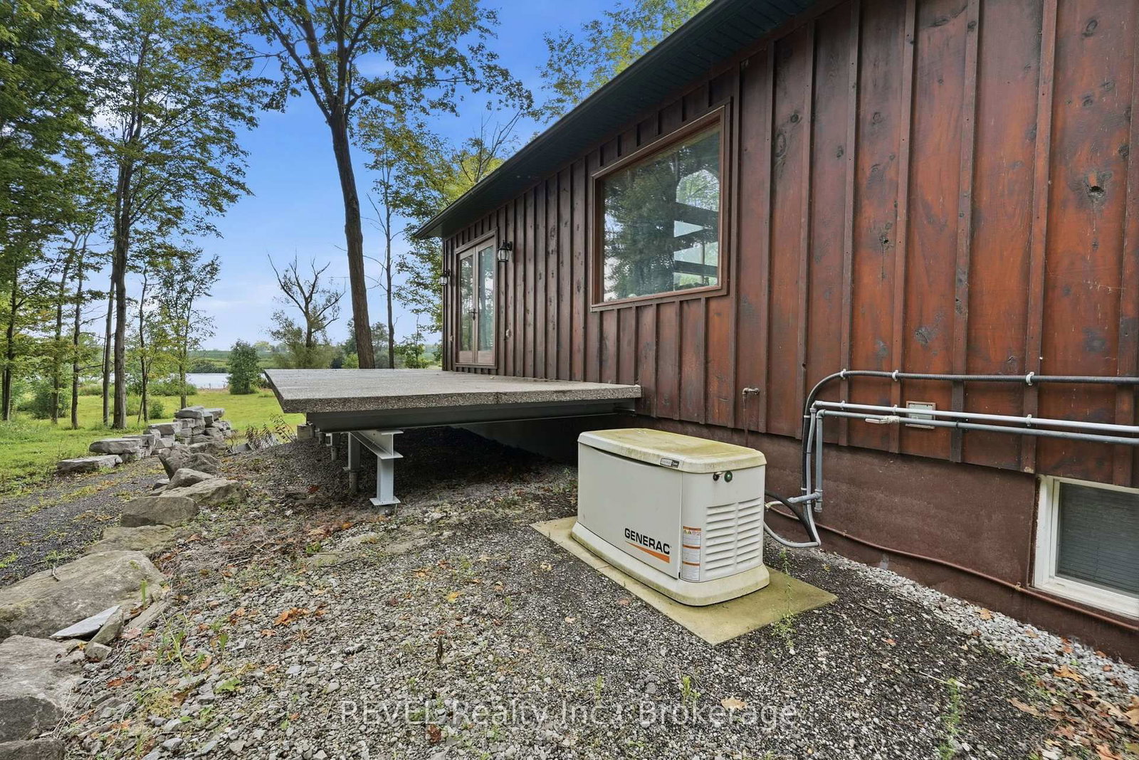 1247 Chippawa Creek Road • Thorold, ON photo 11