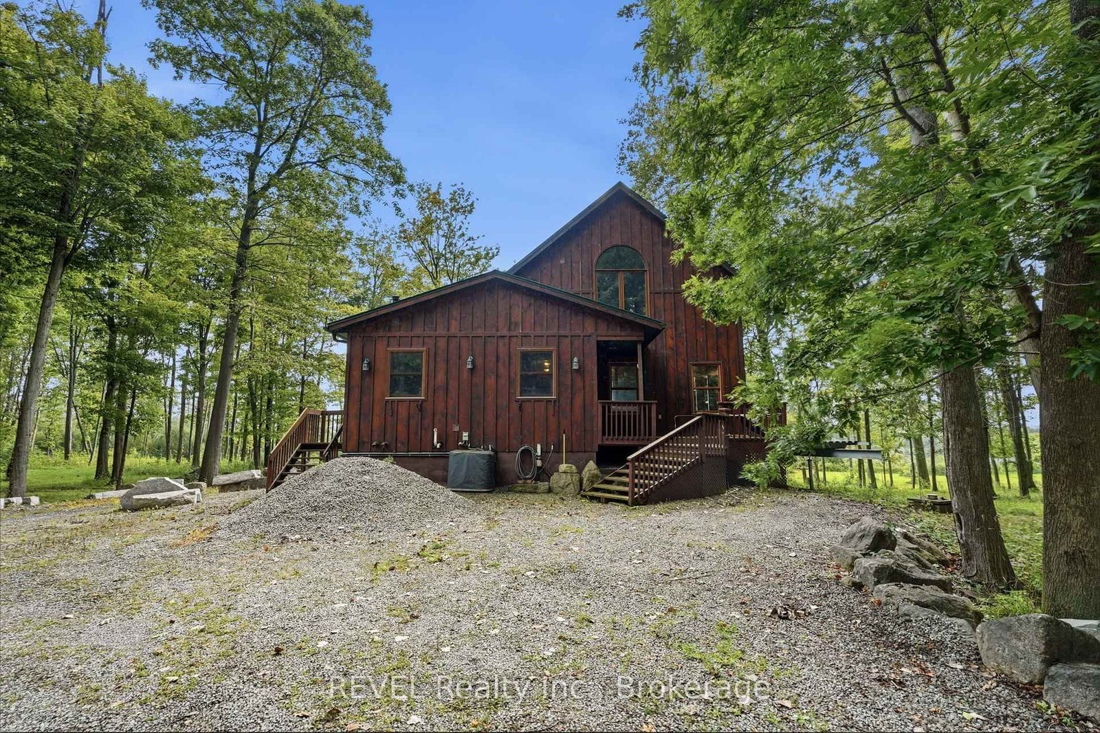 1247 Chippawa Creek Road • Thorold, ON photo 12