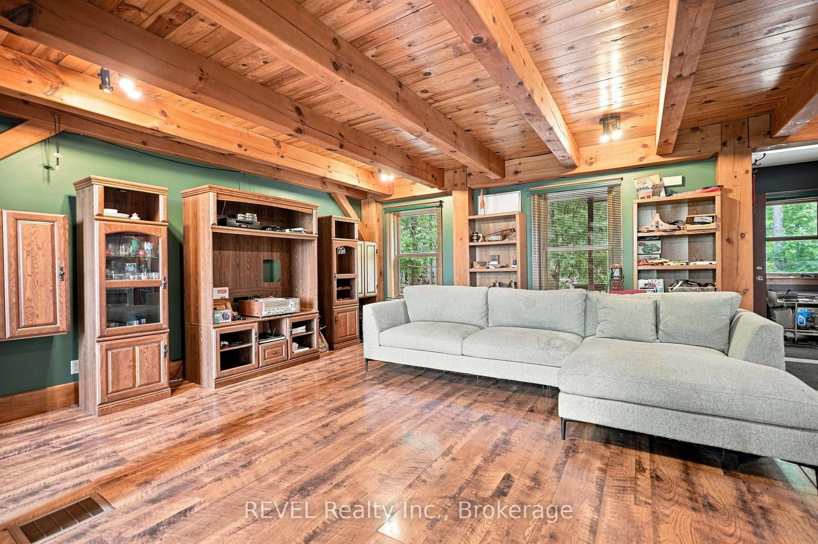 1247 Chippawa Creek Road • Thorold, ON photo 14