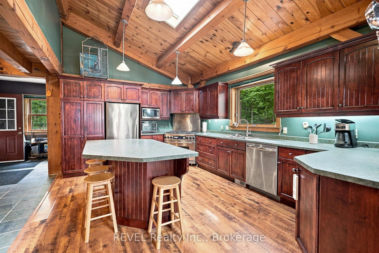 1247 Chippawa Creek Road • Thorold, ON photo 18