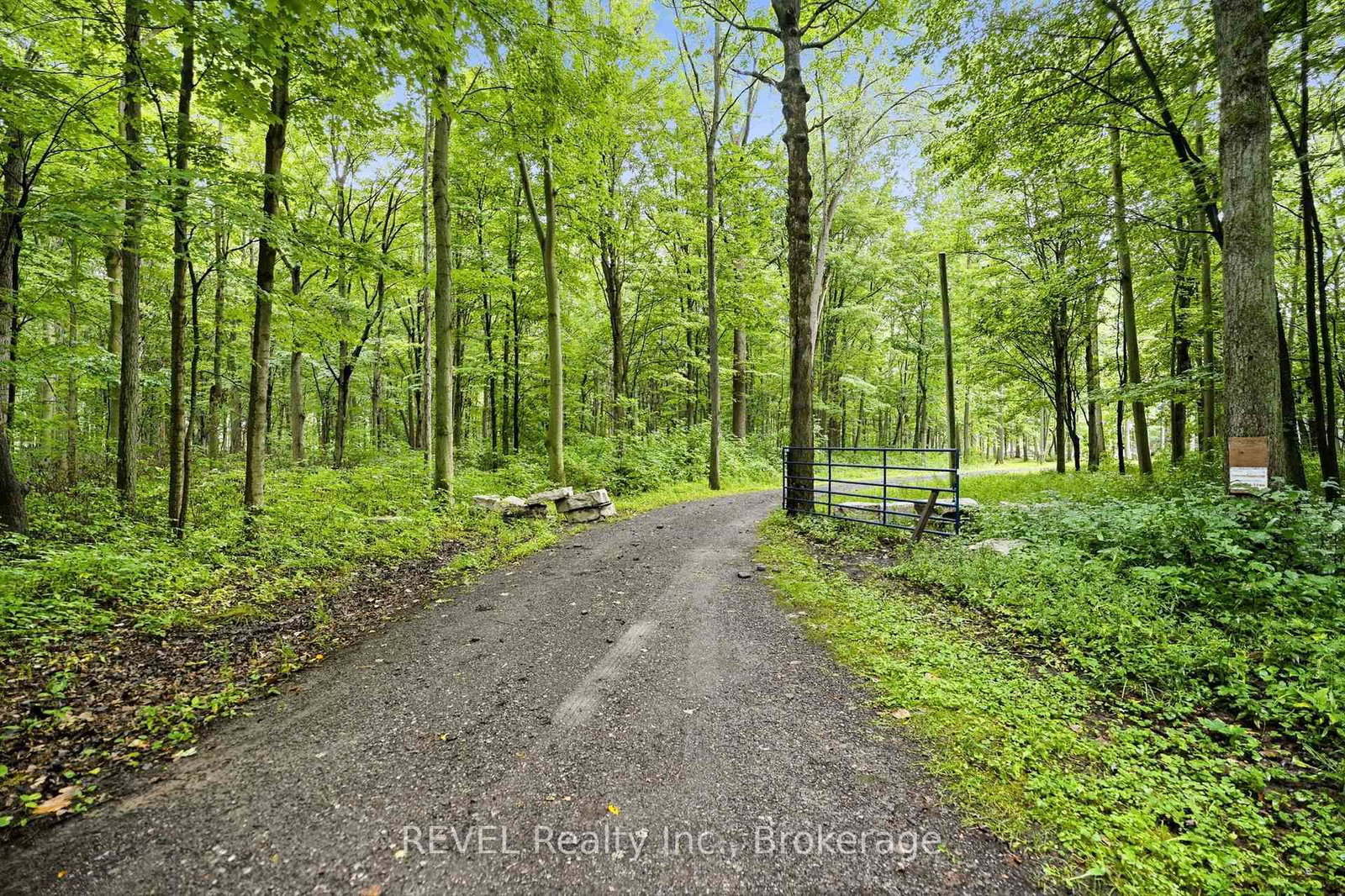 1247 Chippawa Creek Road • Thorold, ON photo 39