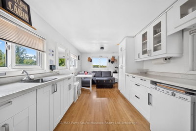 6 Wendy's Lane • McKellar, ON photo 4