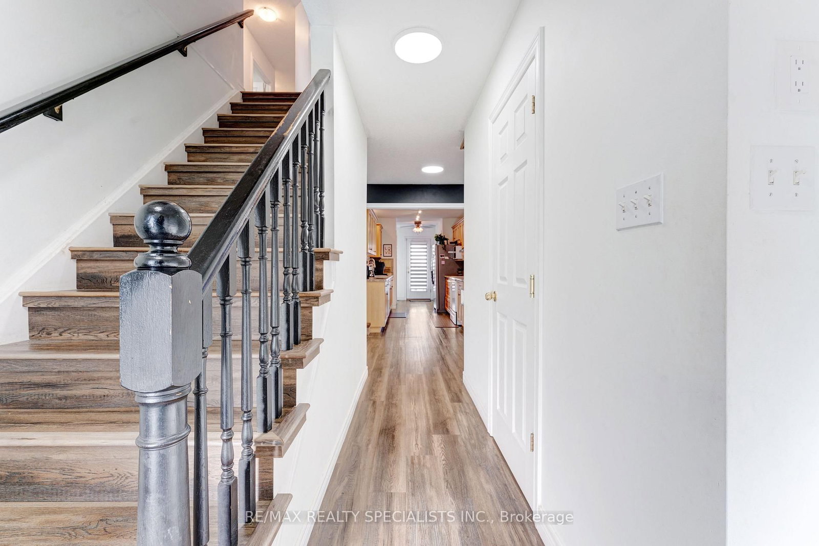 71 MCFARLANE Drive • Cambridge, ON photo 3