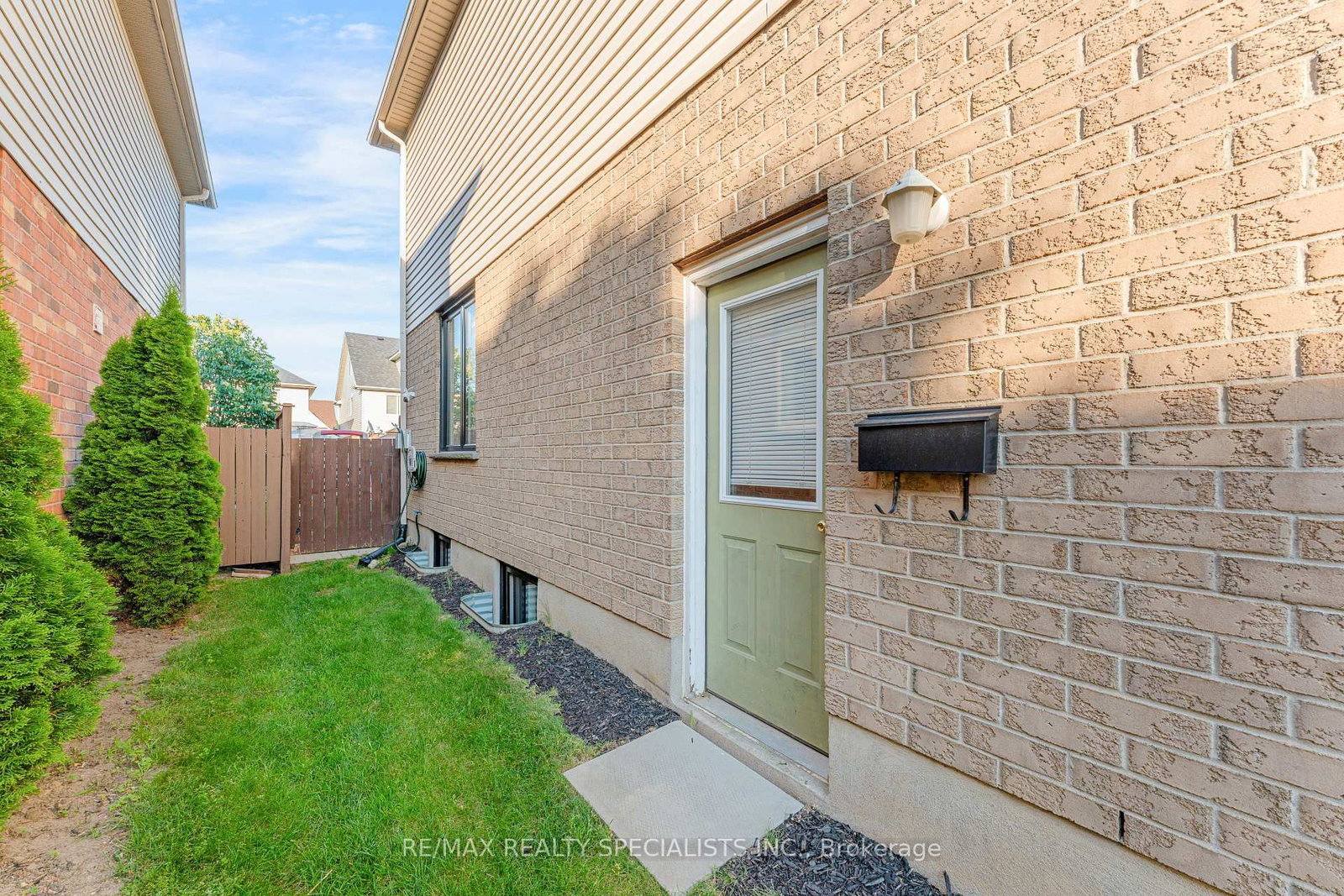 71 MCFARLANE Drive • Cambridge, ON photo 48