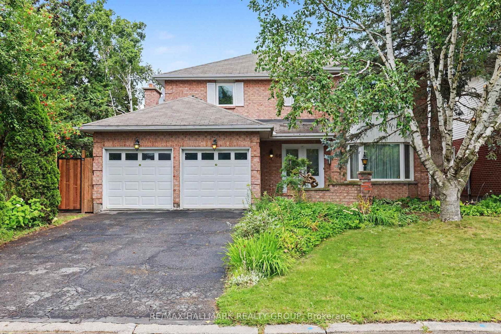 66 Bateman Drive • Ottawa, ON photo 2