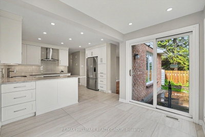 66 Bateman Drive • Ottawa, ON photo 4