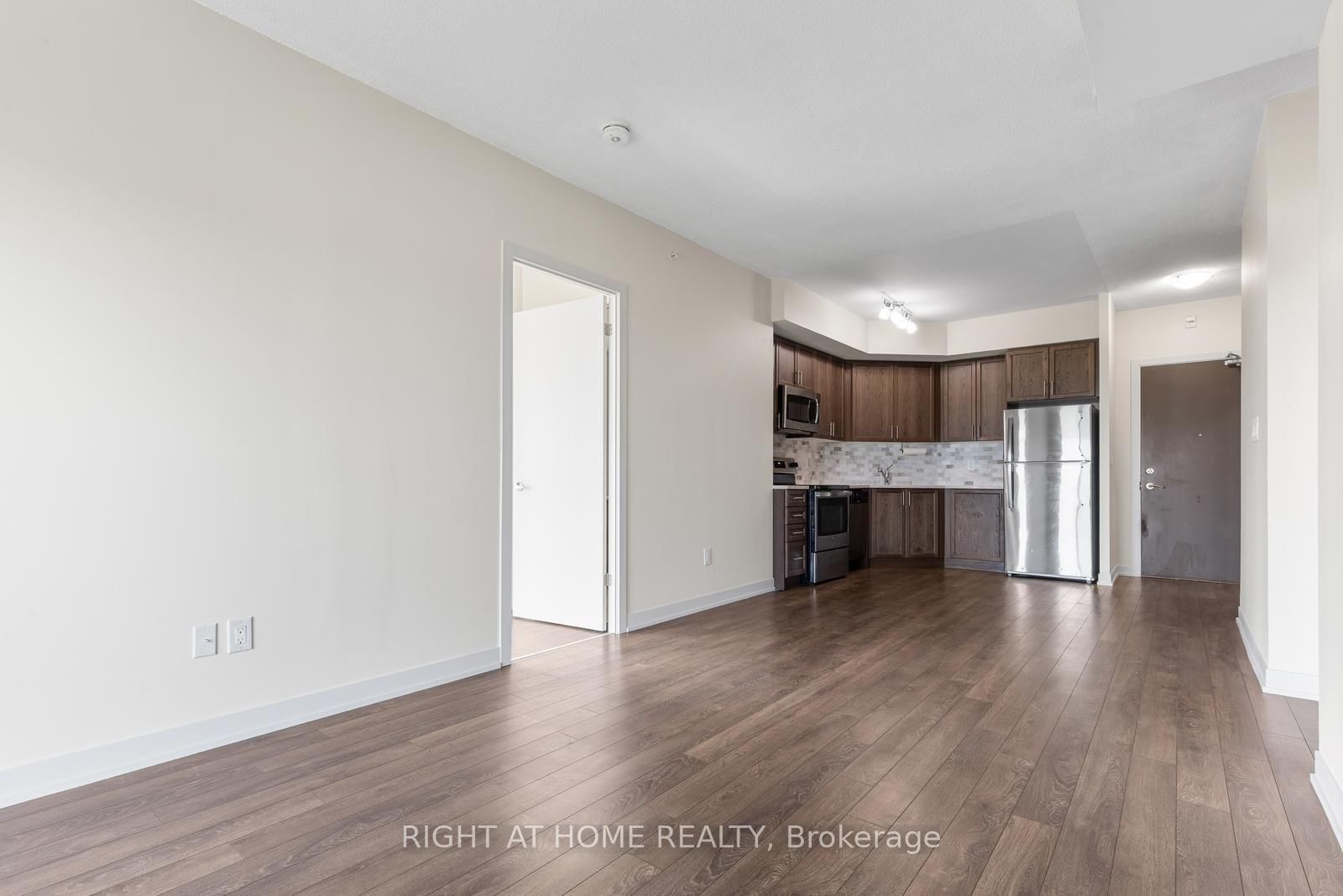 550 North Service Road • #319 • Grimsby, ON photo 16