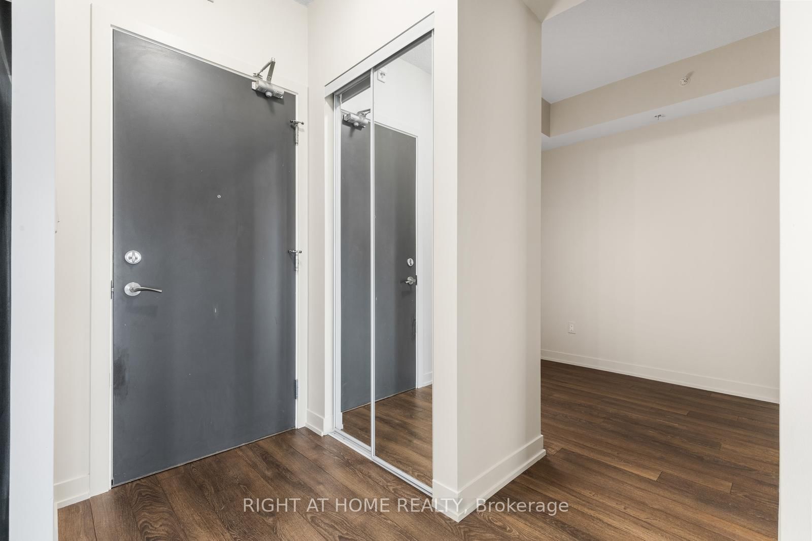 550 North Service Road • #319 • Grimsby, ON photo 9