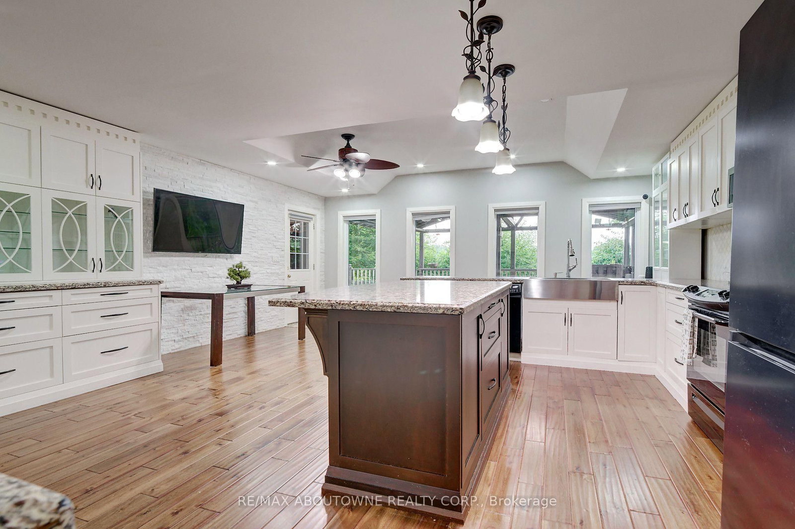 178 Carlisle Road • Hamilton, ON photo 14