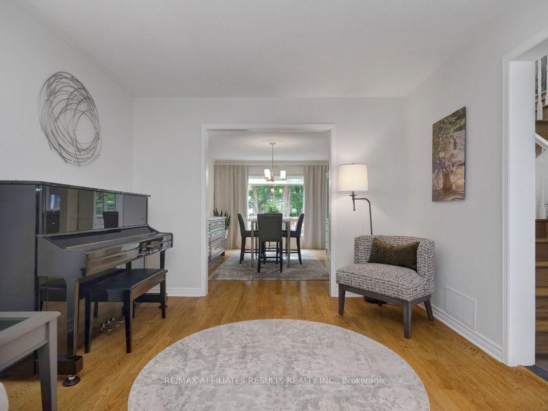 39 Kyle Avenue • Stittsville, ON photo 8